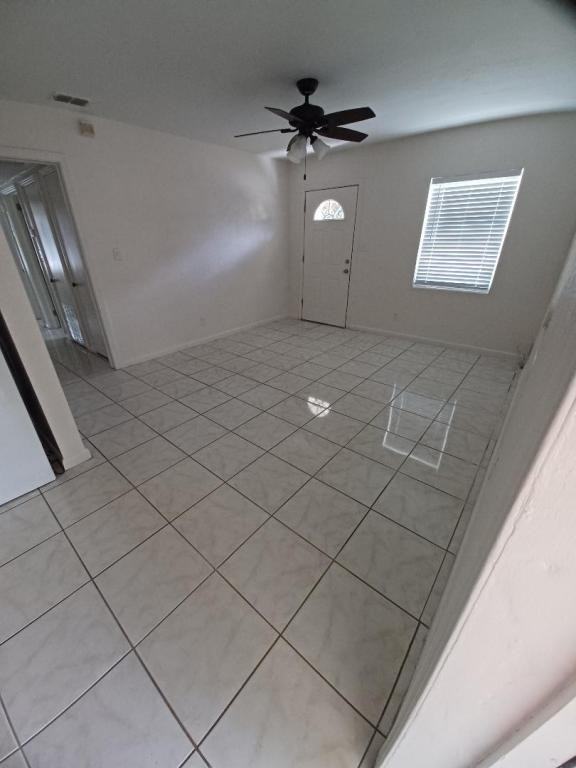 223 Carolyn Dr - Photo 2 of 4