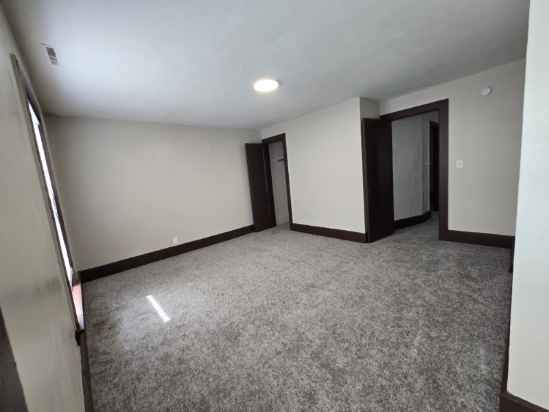 226 W 20th St 2, Erie, PA 16502 2 Bedroom Apartment for 650/month