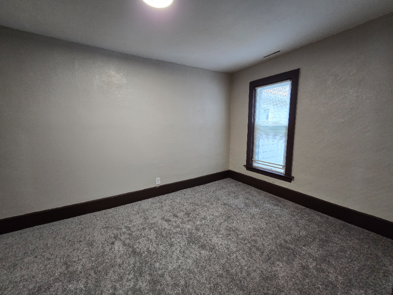226 W 20th St #2 - Photo 3 of 15