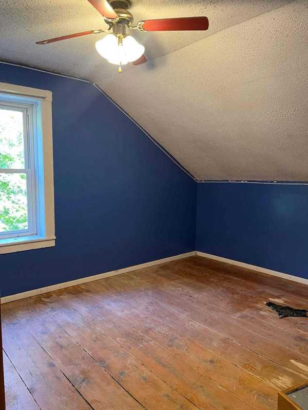 977 Riverside Dr #B - Photo 2 of 8