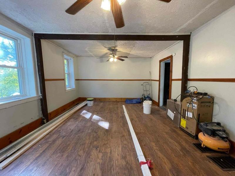 977 Riverside Dr #B - Photo 3 of 8