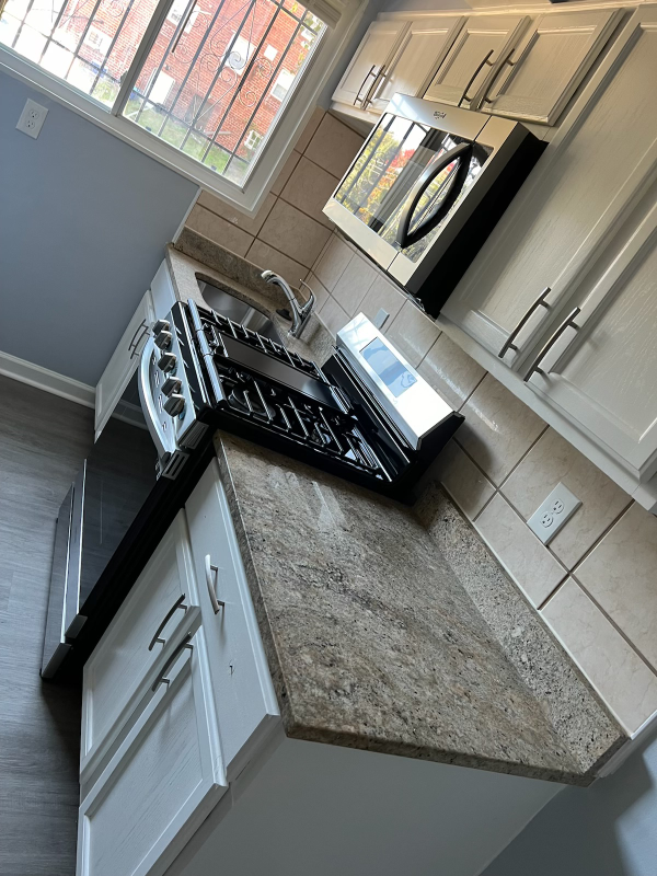 5225 Dix St Ne #102 - Photo 2 of 8