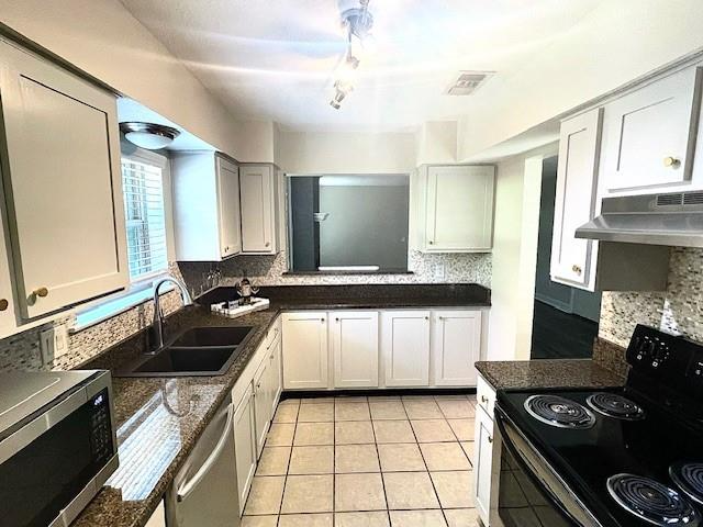 2710 Meadow Park Dr #2710 - Photo 3 of 15