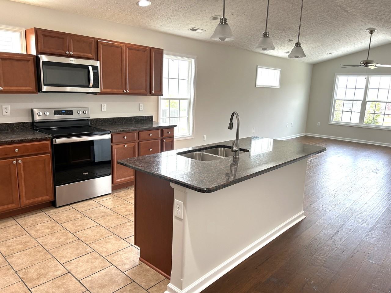 102 Aaliyah Ln #NA - Photo 2 of 10