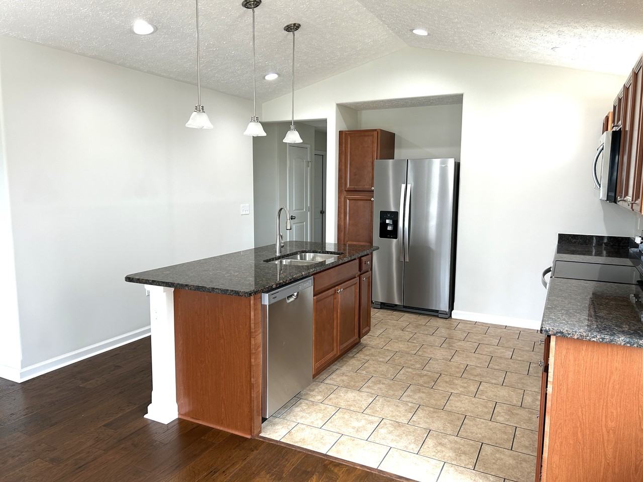 102 Aaliyah Ln #NA - Photo 3 of 10