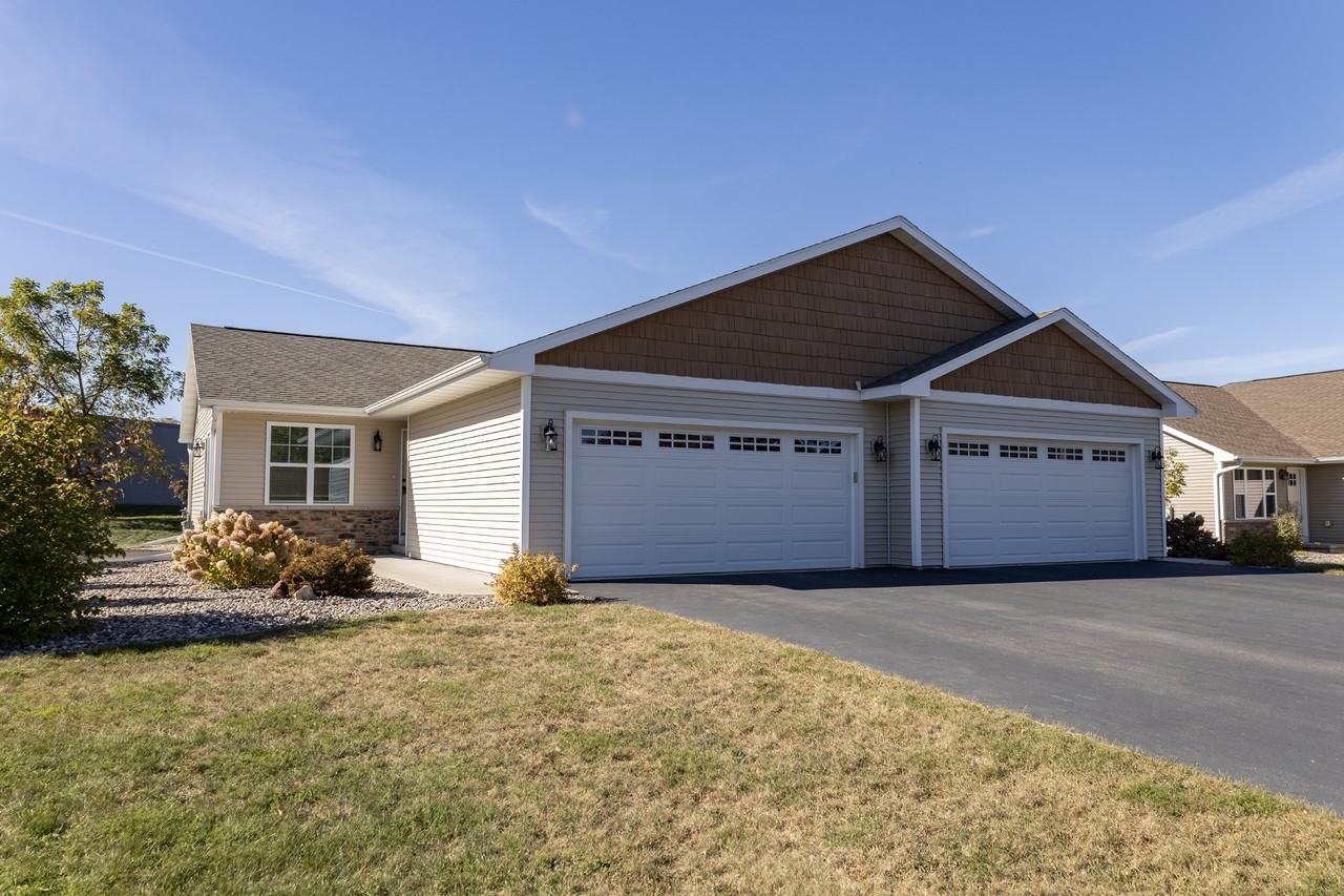 227366 Dove Ave - Photo 2 of 24