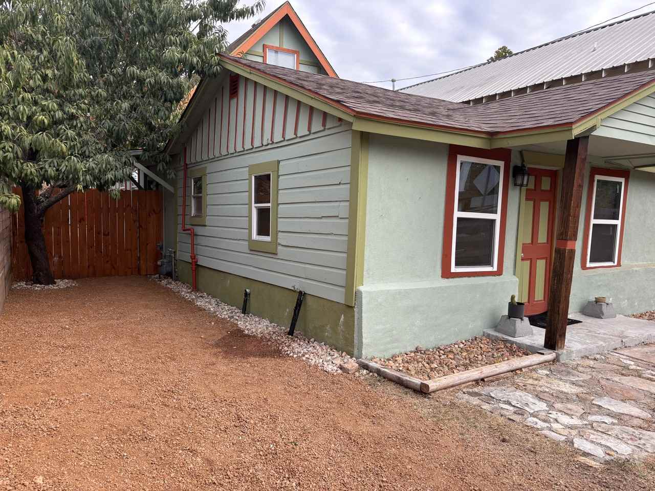 1163 Nickols Ave - Photo 6 of 26