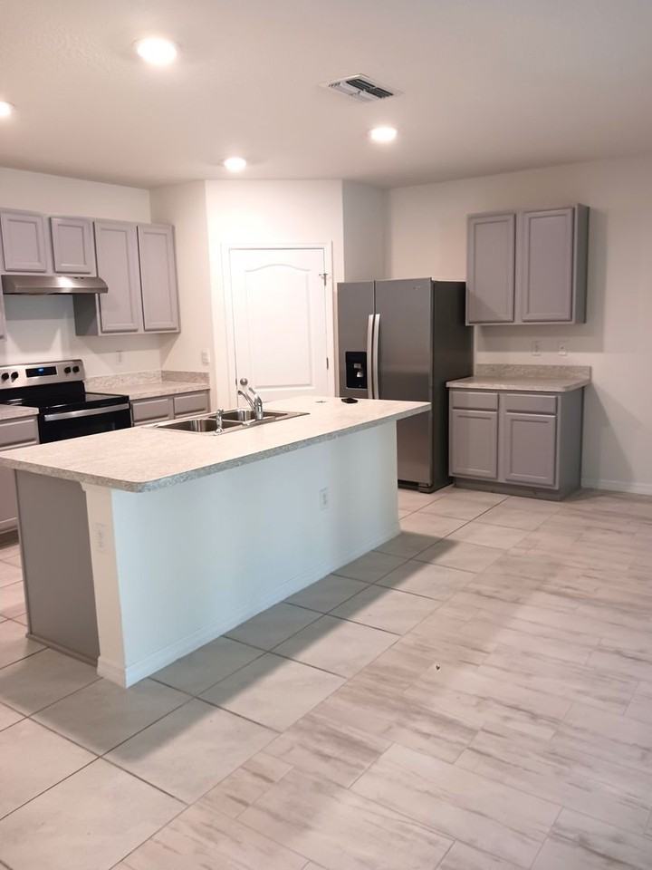 260 Sofia Lane - Photo 4 of 19