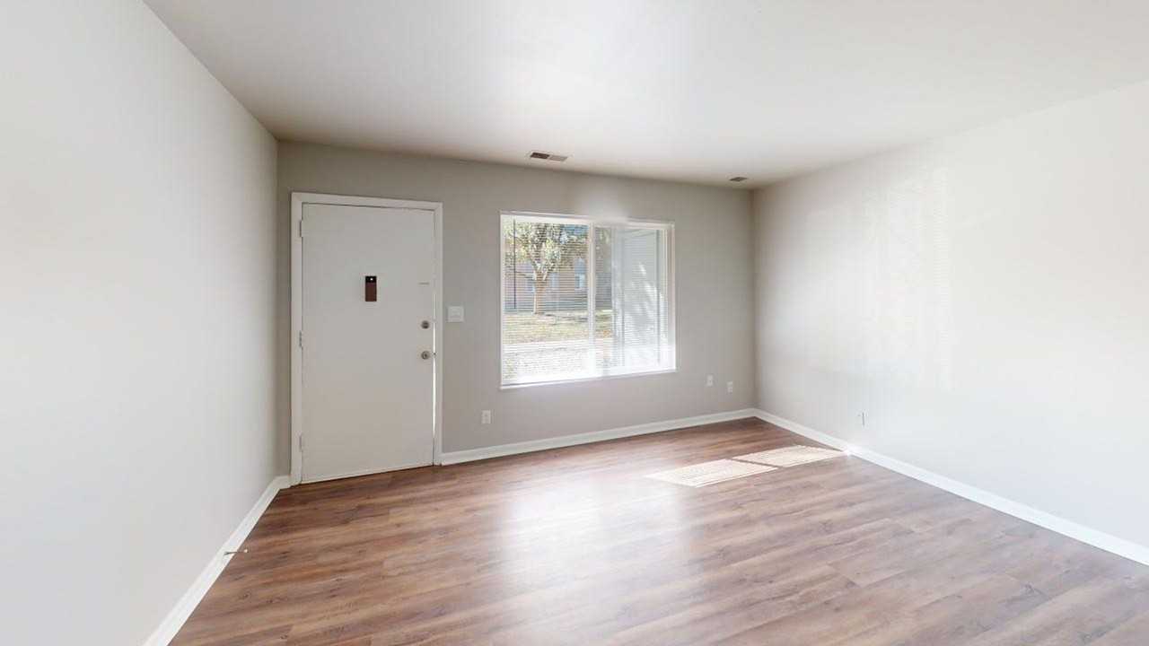 Hillcrest Apartments - Photo 7 of 41