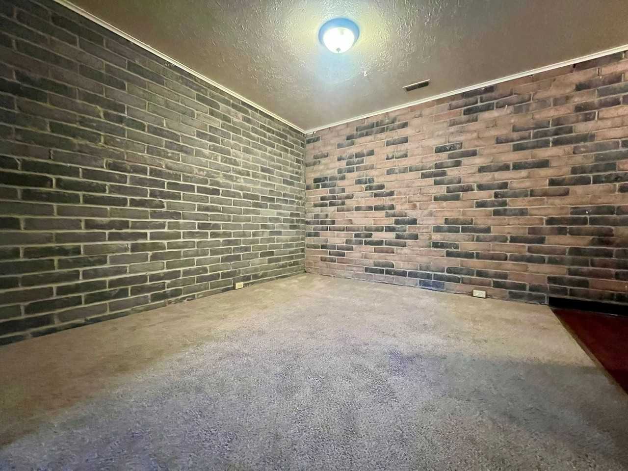 Hunter Garden - Photo 4 of 18