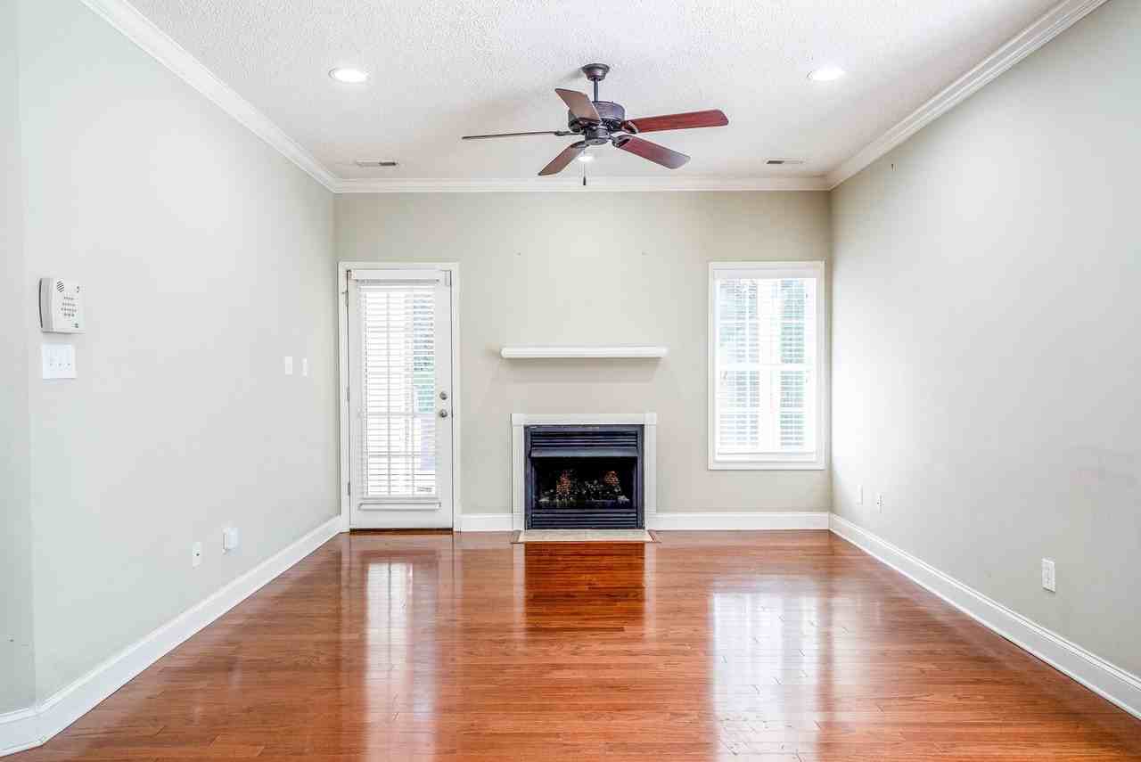 844 Poets Corner Way - Photo 5 of 40