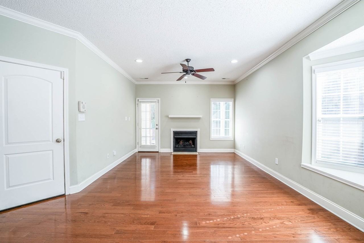 844 Poets Corner Way - Photo 4 of 40