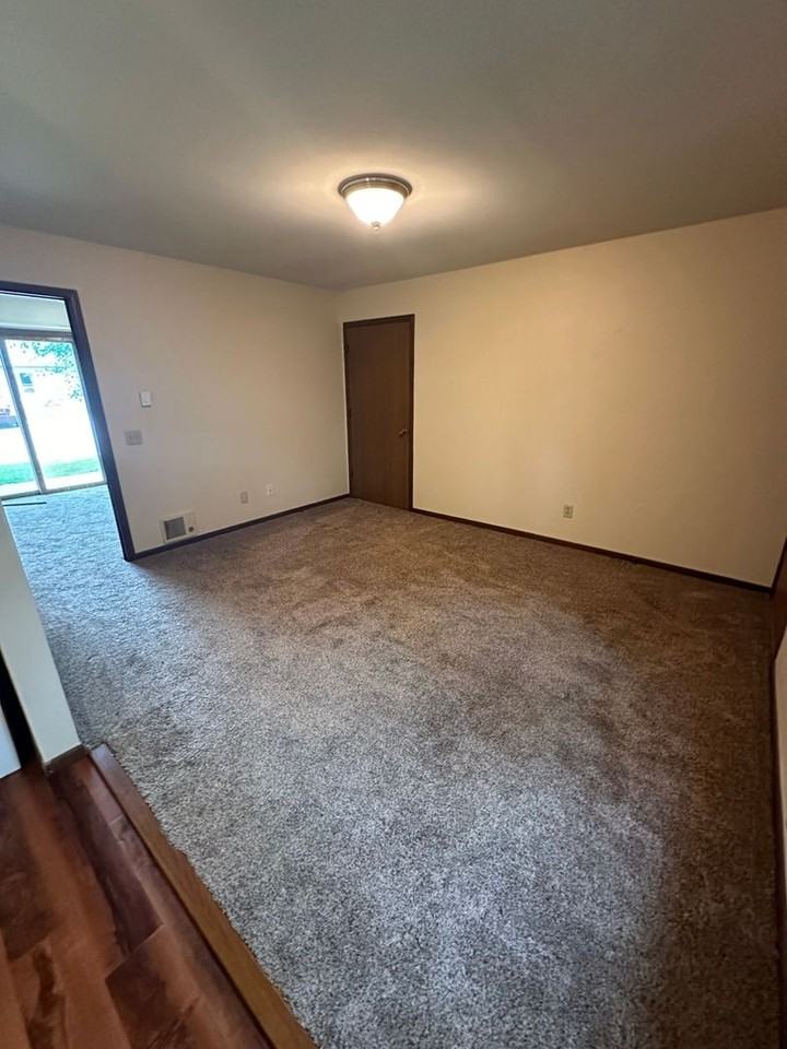 320 Shane Court - Photo 2 of 6