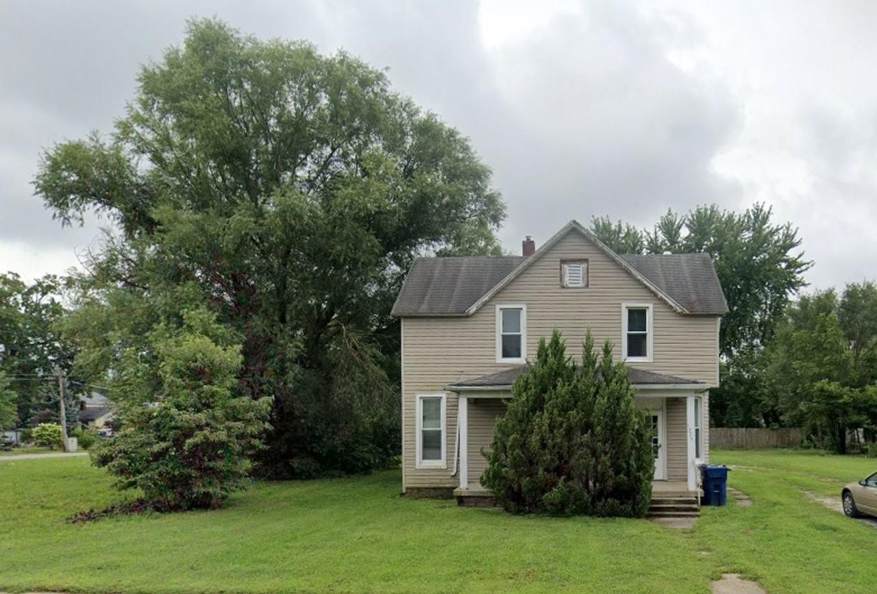 1335 Grand Ave - Photo 2 of 6