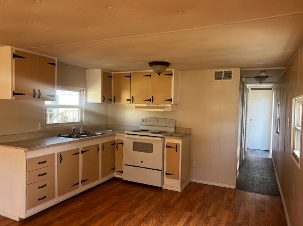 7017 Silver Lake Dr - Photo 2 of 5