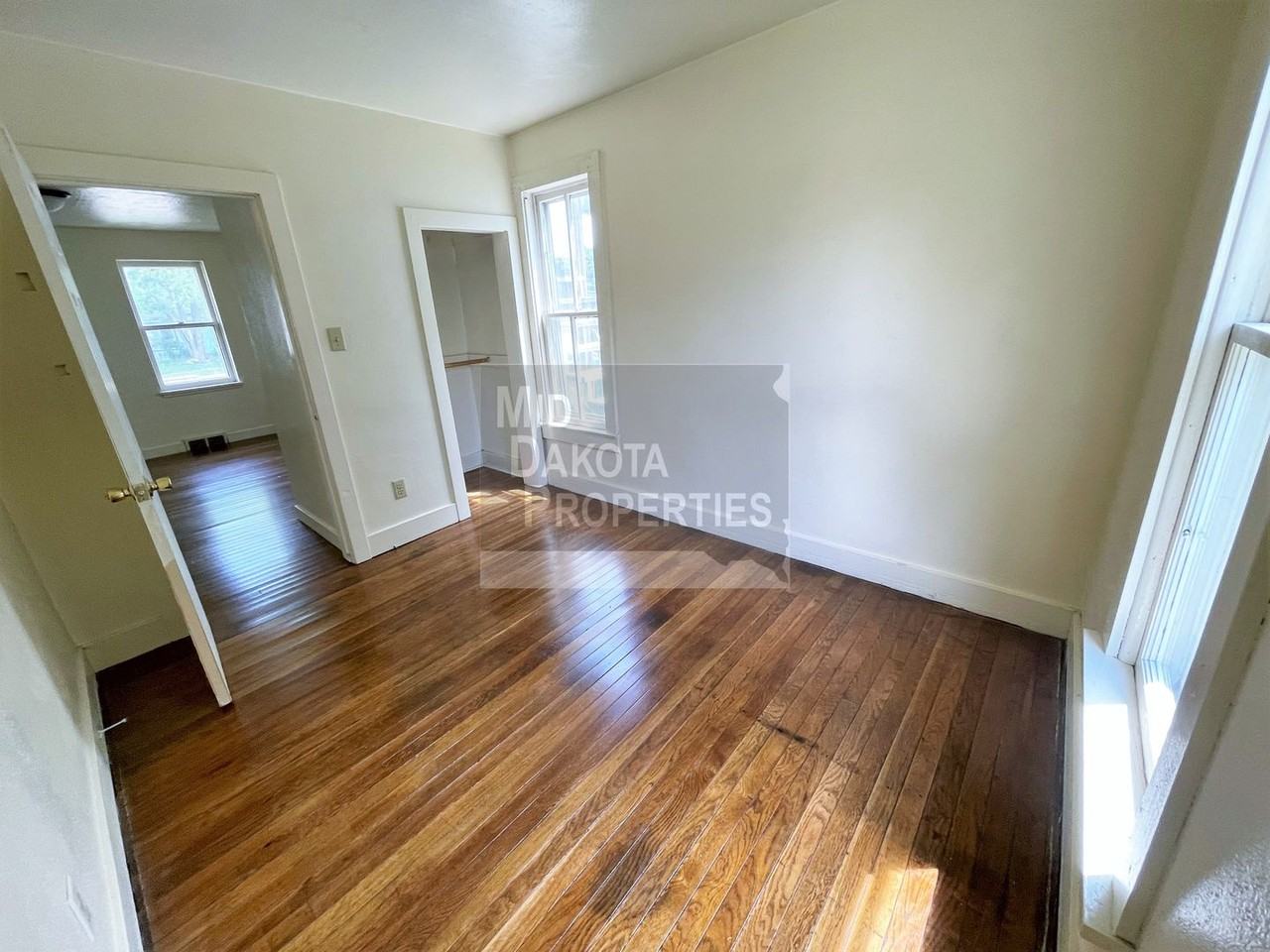 213 E 11th Ave - Photo 3 of 6