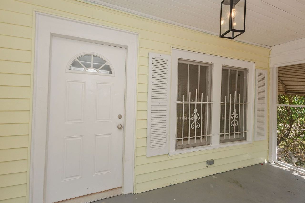 907 W Broad St - Photo 6 of 20