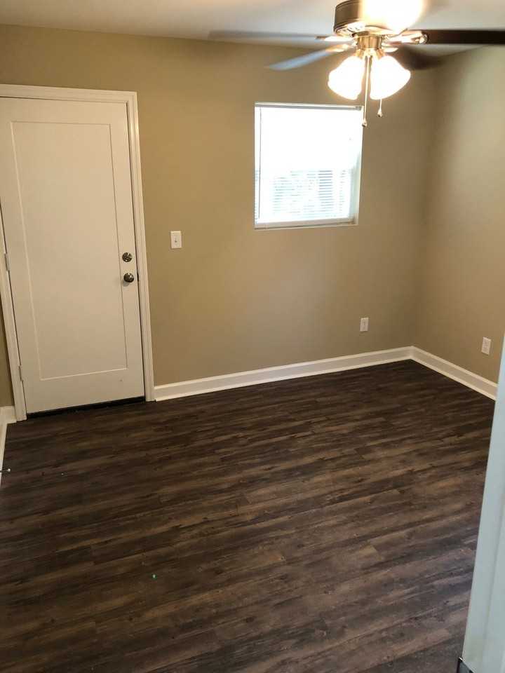 1805 W. Pensacola Street (AKA 208 Atkinson Drive) - Photo 2 of 5