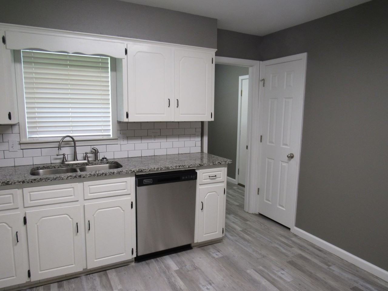 415 Waymack Rd - Photo 7 of 16