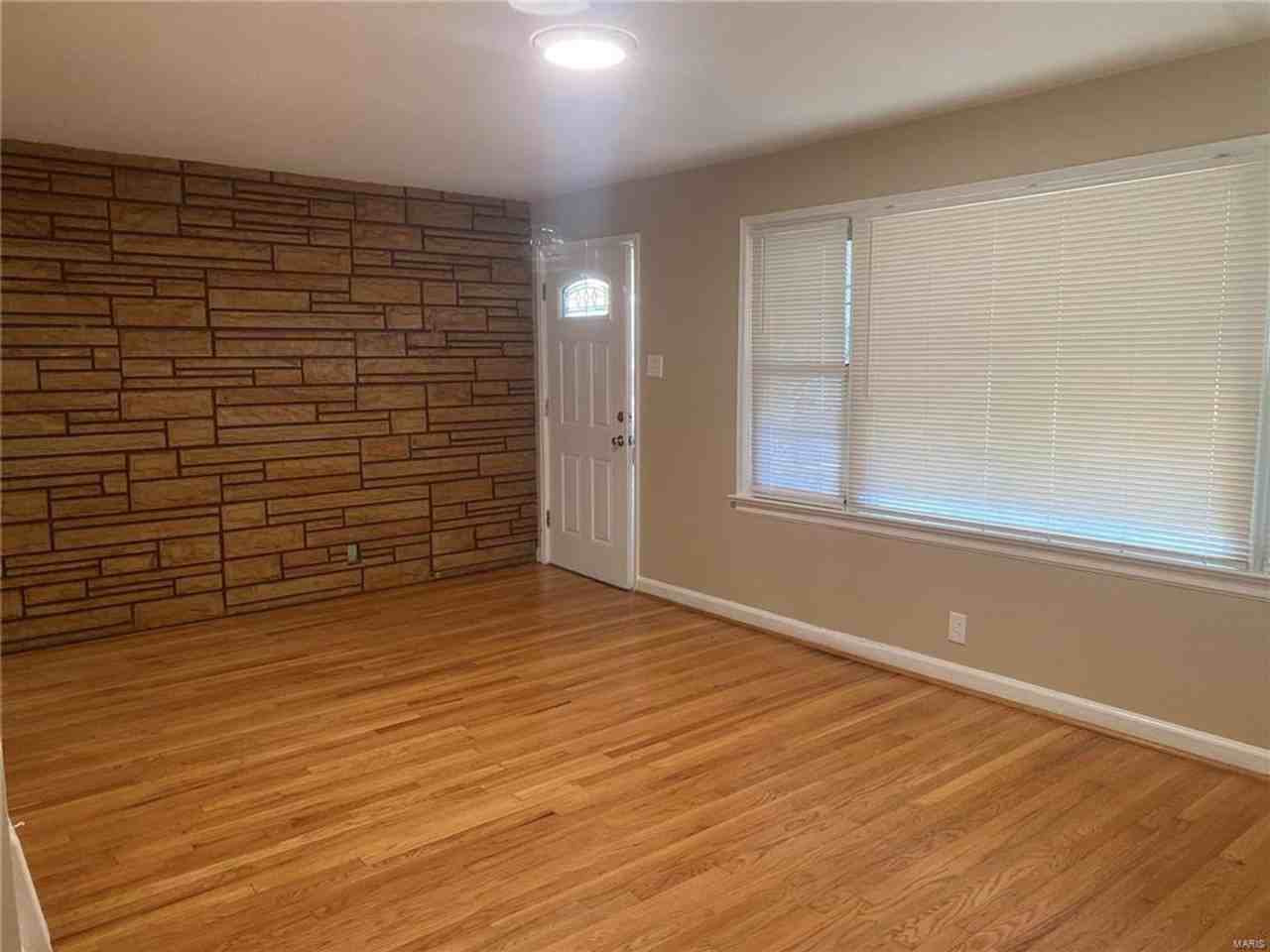 10139 Newbold Dr - Photo 2 of 14
