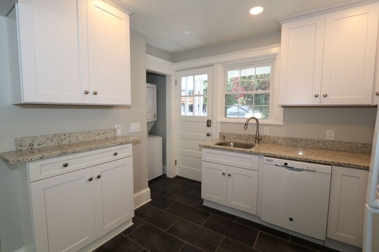 2220 W Main St - Photo 3 of 29