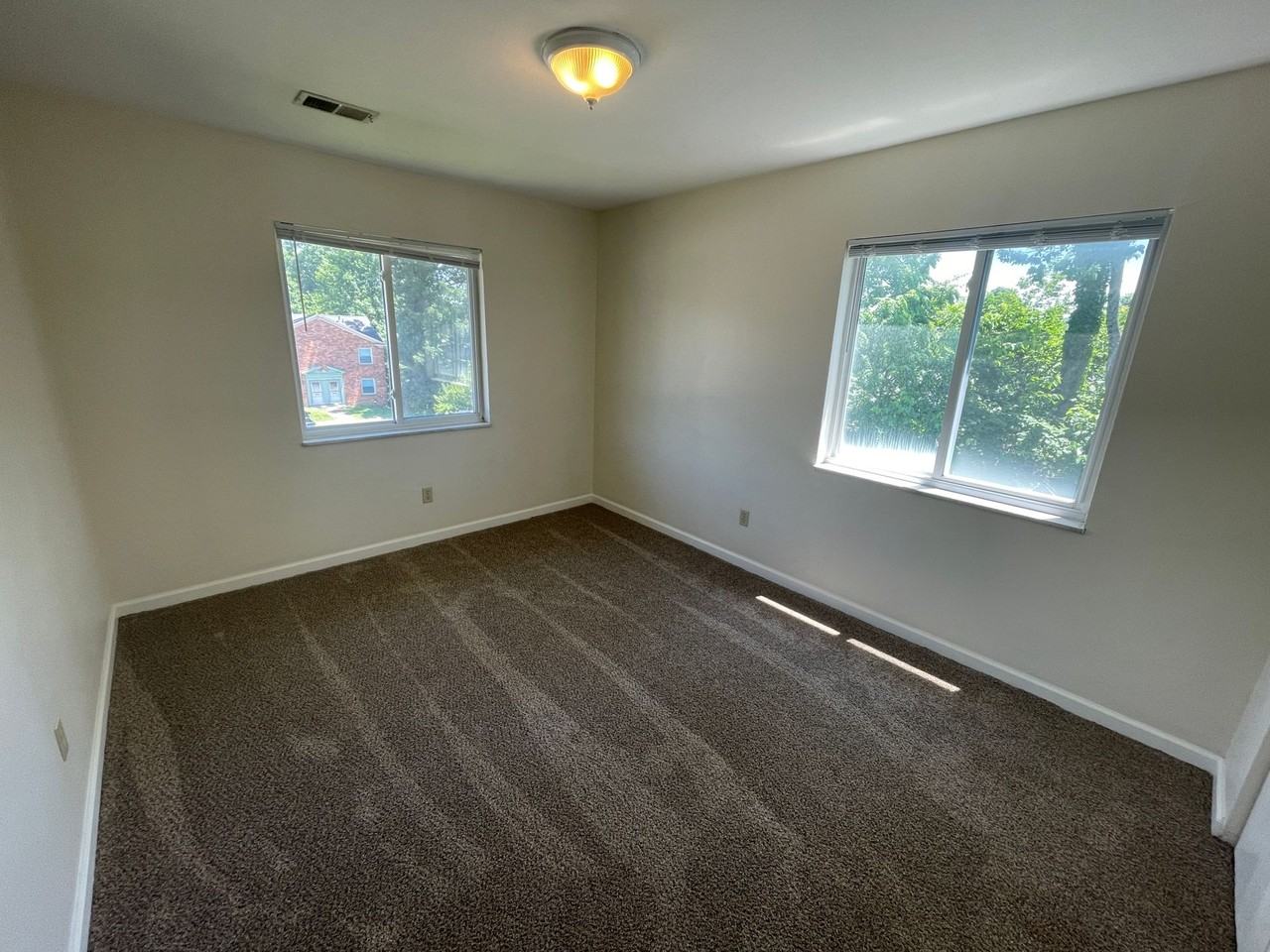 Dorchester - Photo 7 of 12