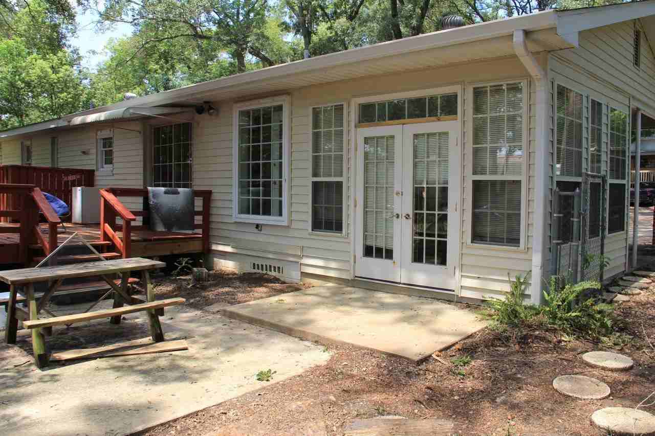 1903 Crabapple Dr - Photo 2 of 4