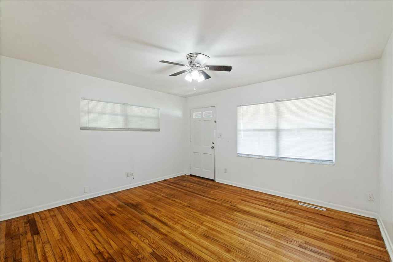 2006 Crabapple Dr - Photo 5 of 22