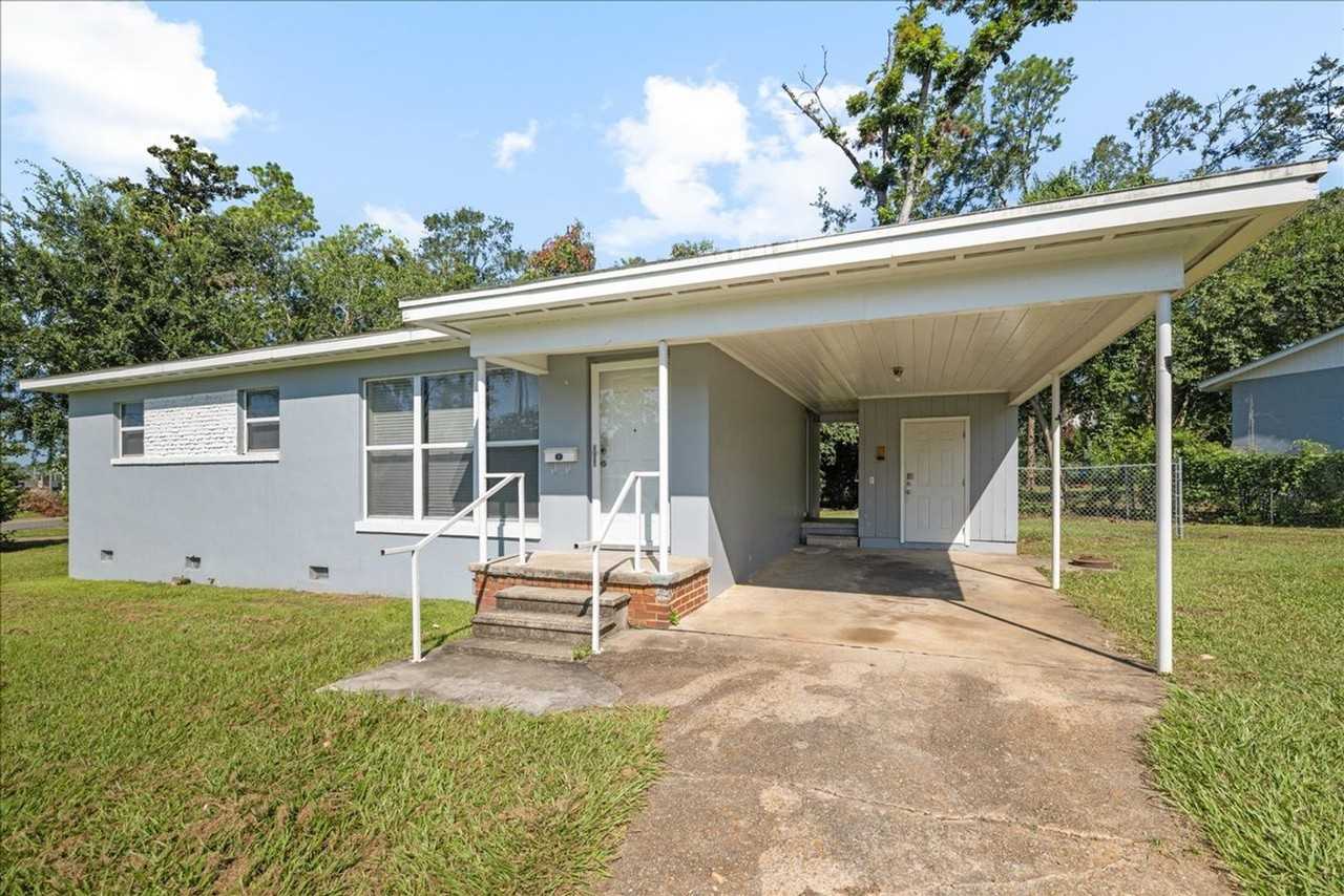 202 Juniper Dr - Photo 3 of 18