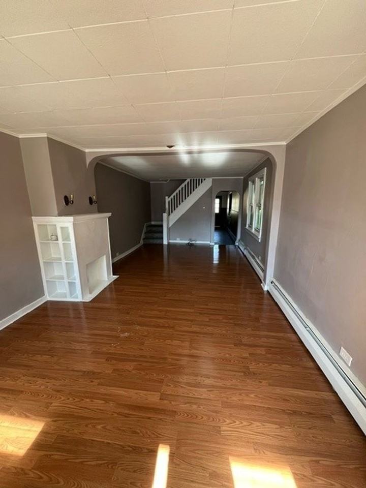 349 E Union St - Photo 2 of 13