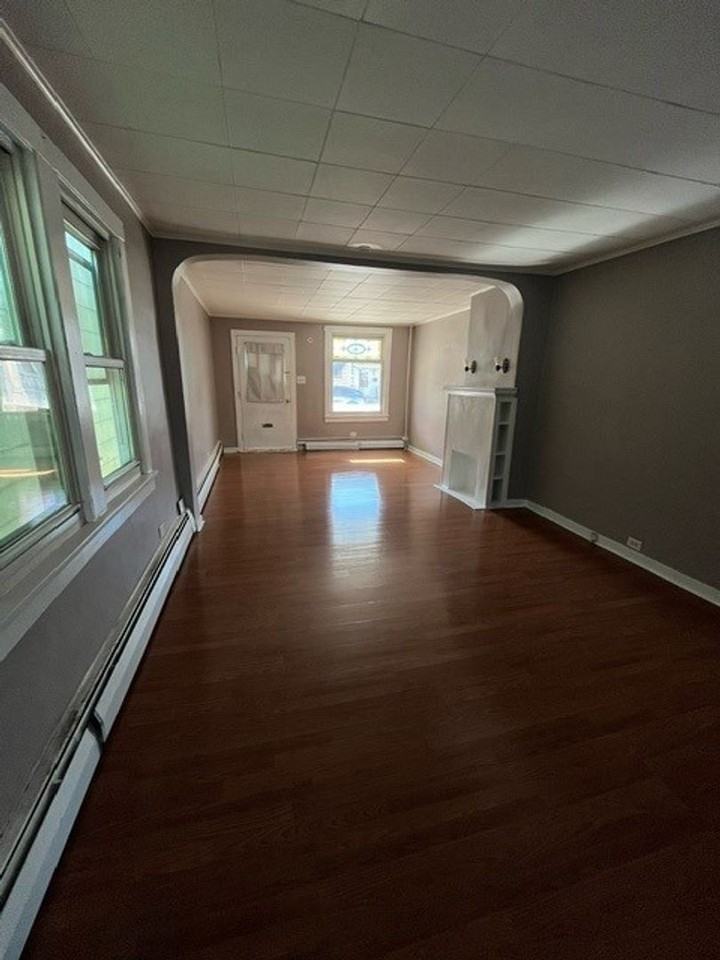 349 E Union St - Photo 3 of 13