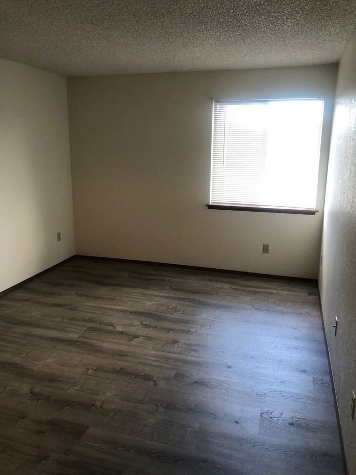 270 Se Barrington Dr #B302 - Photo 4 of 17