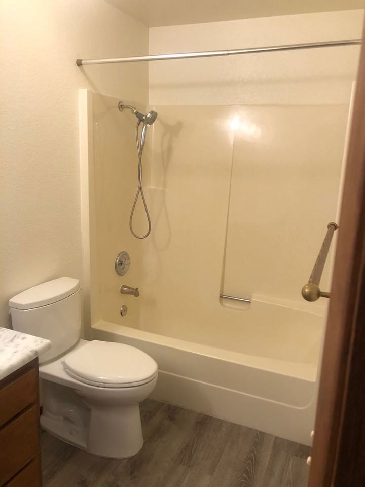 270 Se Barrington Dr #B302 - Photo 7 of 17