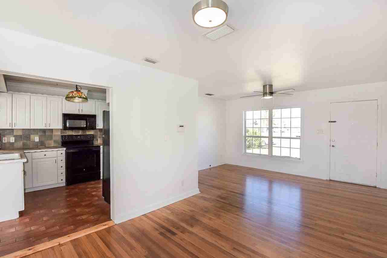 1000 E 2nd Plz - Photo 3 of 6