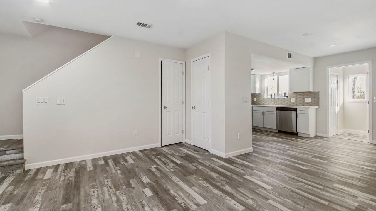 132 Cheri Ln - Photo 2 of 8