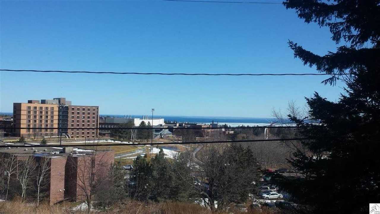 1105 Brainerd Ave - Photo 2 of 11