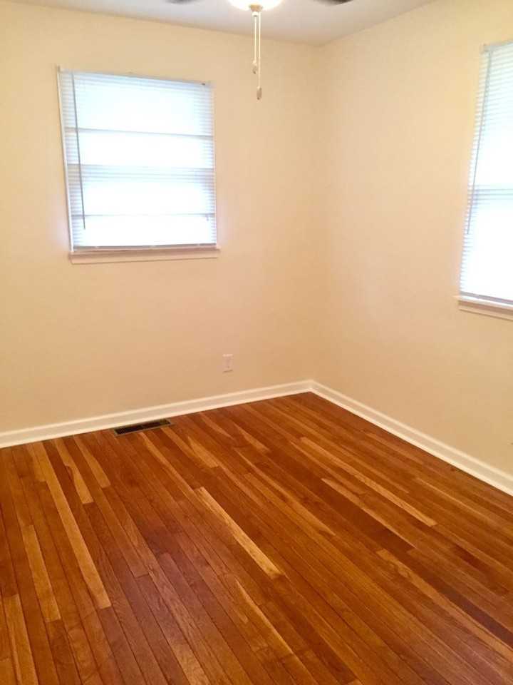 141 N Overhill Dr - Photo 7 of 17