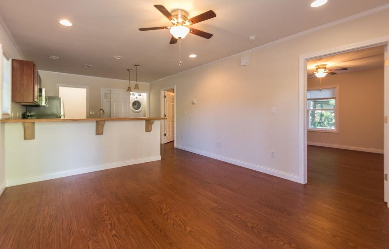 209 N Madison St - Photo 4 of 7