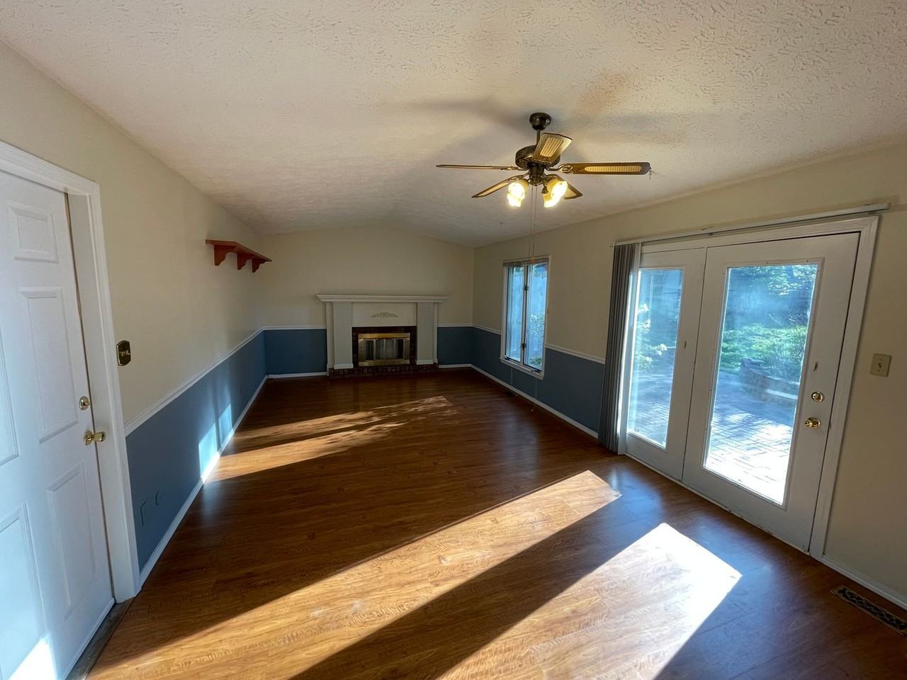 3313 S Allendale Dr - Photo 3 of 21