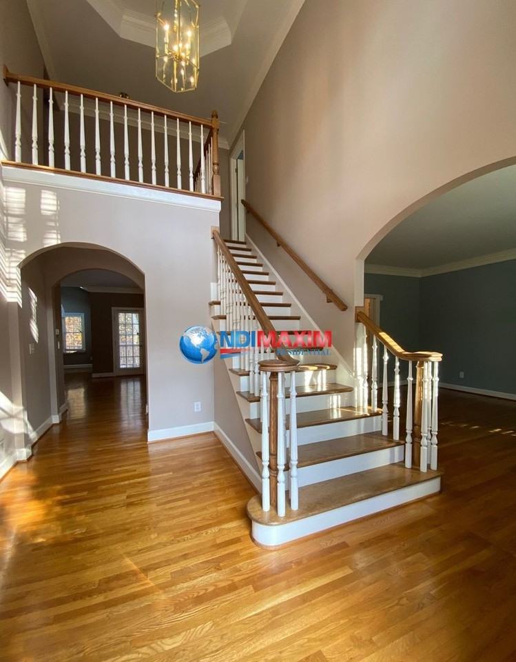 5450 Heathridge Ter - Photo 3 of 30