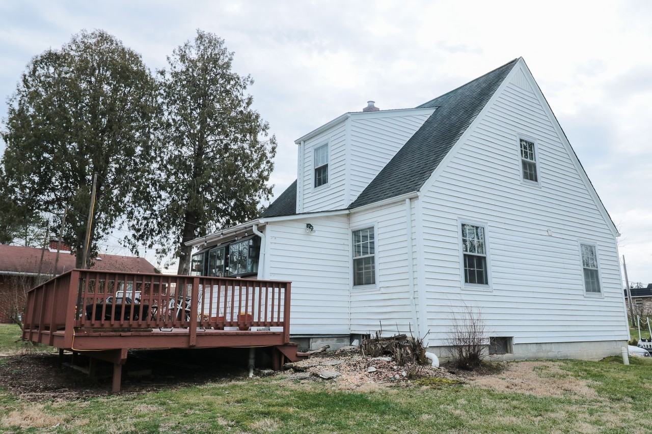 411 Giles Rd - Photo 2 of 18