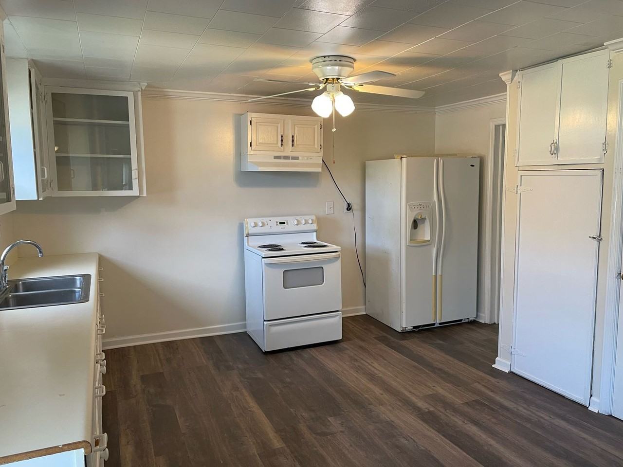 104C Charles St - Photo 2 of 7