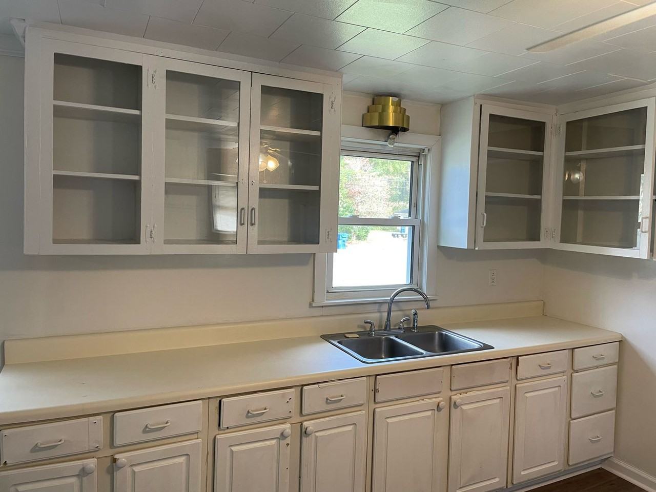 104C Charles St - Photo 3 of 7