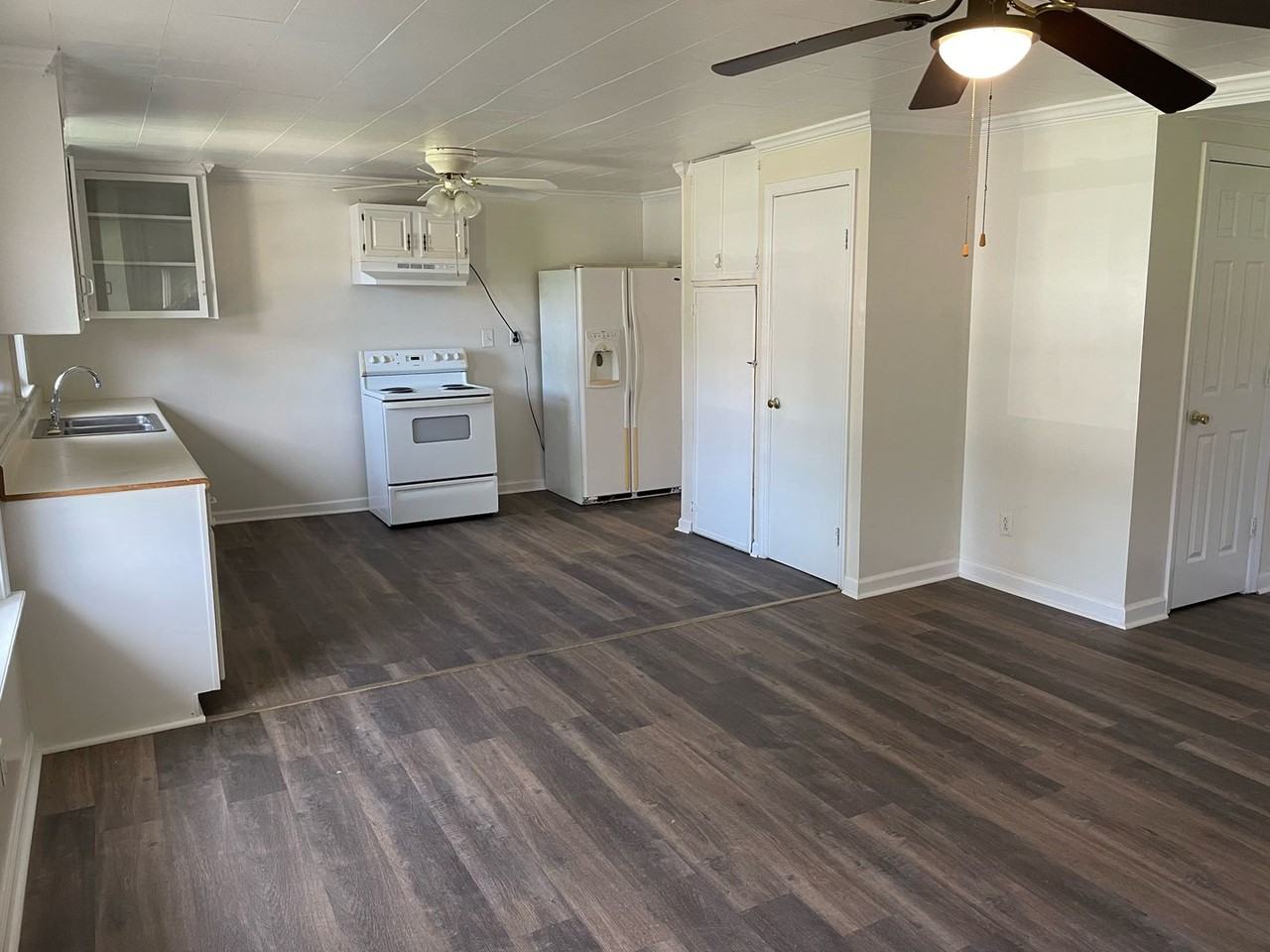 104C Charles St - Photo 4 of 7