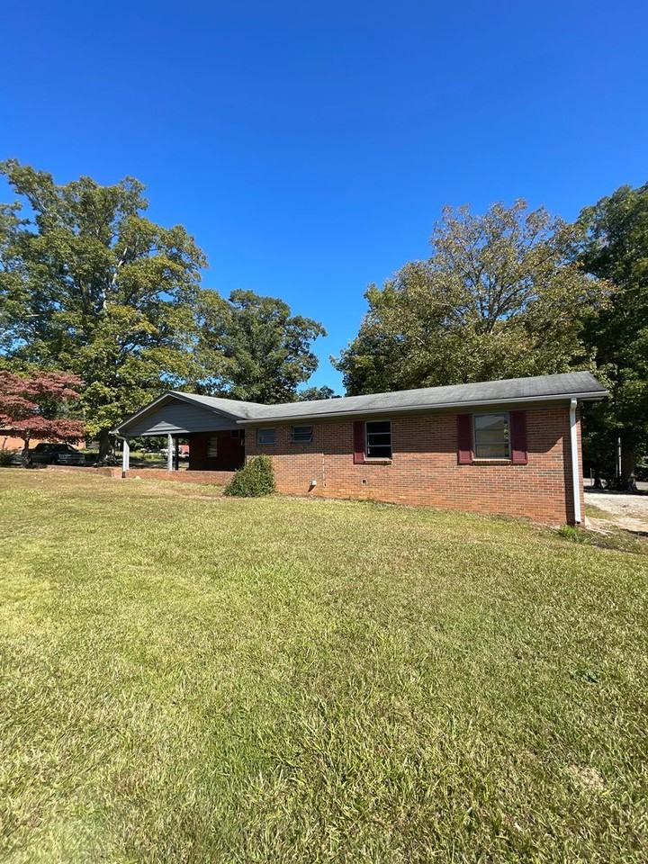 303 Frazier Dr - Photo 3 of 17