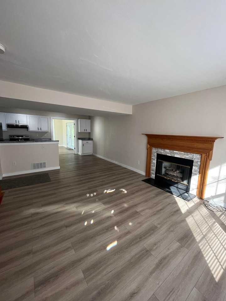 5090 Silver Bow Dr - Photo 3 of 27