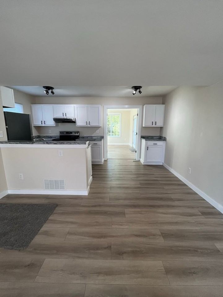 5090 Silver Bow Dr - Photo 4 of 26