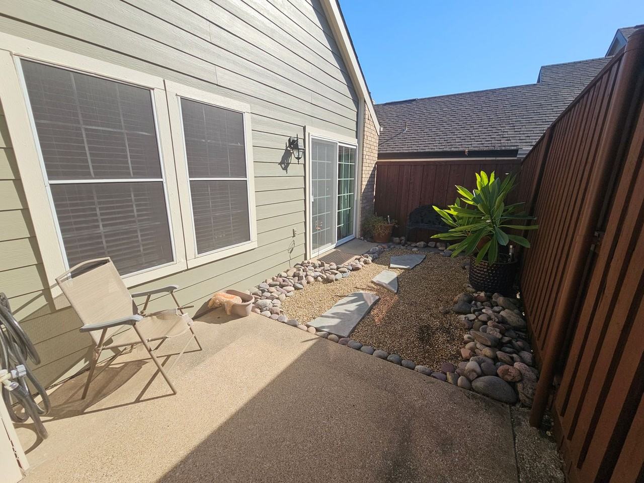 18163 Whispering Gables Ln - Photo 3 of 22