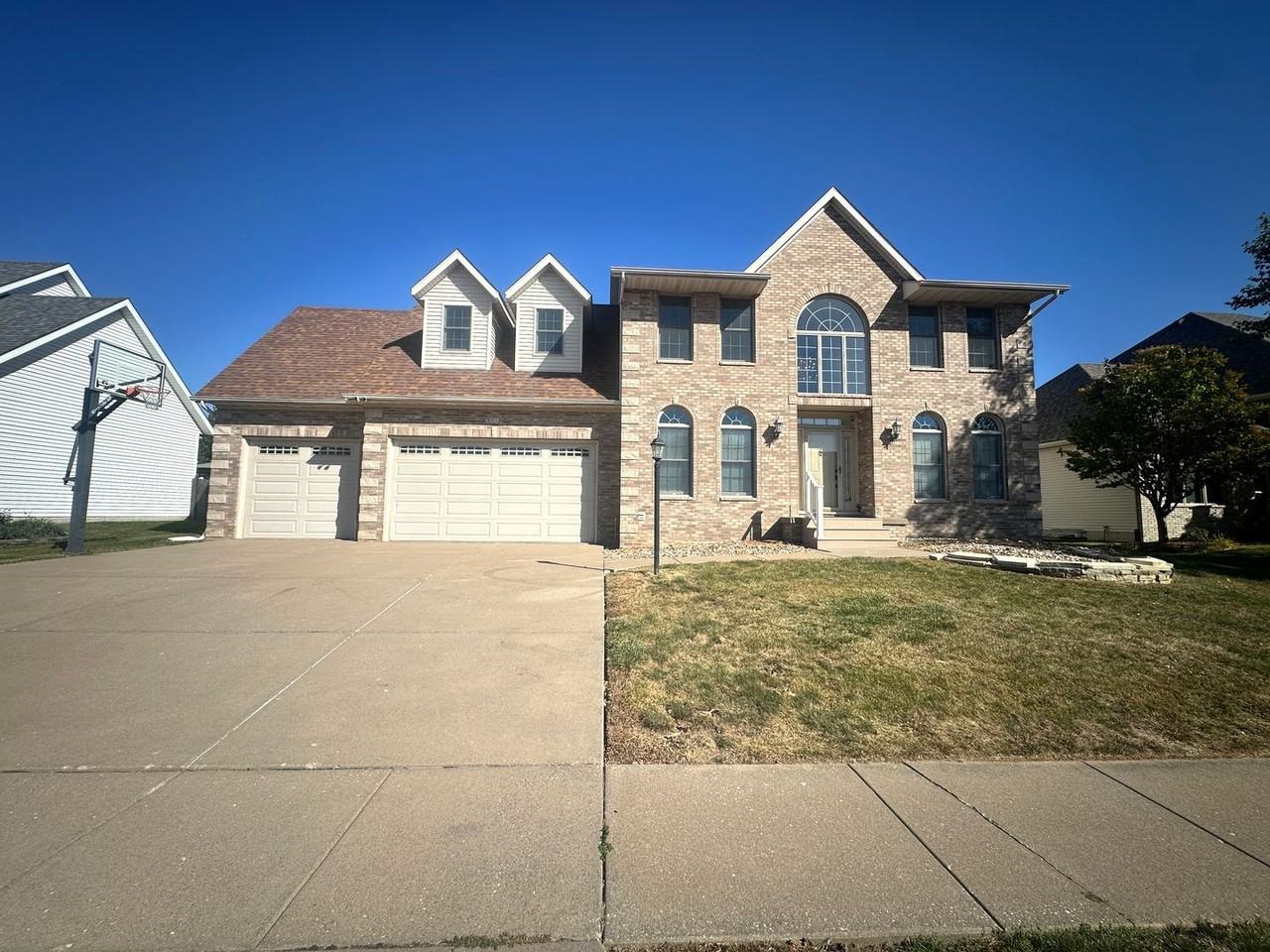 3118 Lindsey Ct - Photo 2 of 47