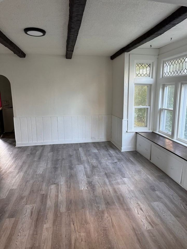 172 Columbia Ave - Photo 3 of 10